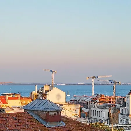 Comfortable Twin Sharing Furnished In With Wifi And Ac * Lisboa